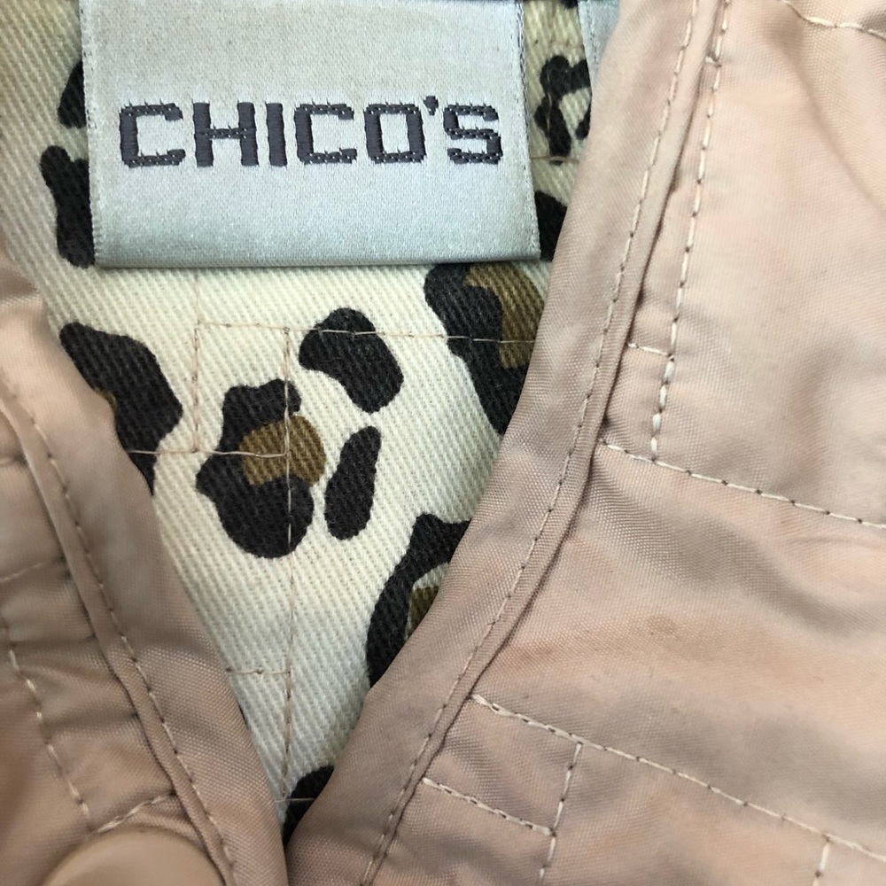 Chico’s jacket in tan fully lined in fun animal print fabric - Picture 6 of 13
